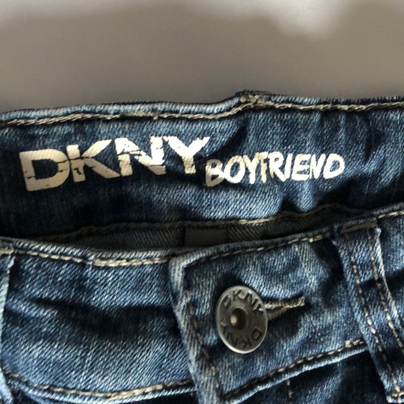 Giles size 10 DKNY boyfriend blue jeans with adjustable waistband - Picture 6 of 12